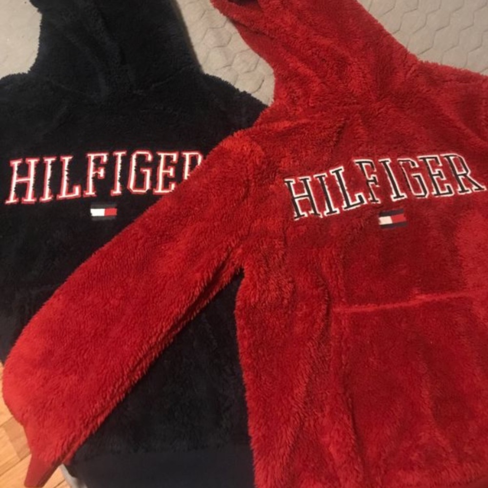 Tommy Hilfiger sweater size medium kids